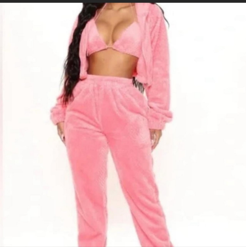 Fuzzy Pink 3 Piece Set